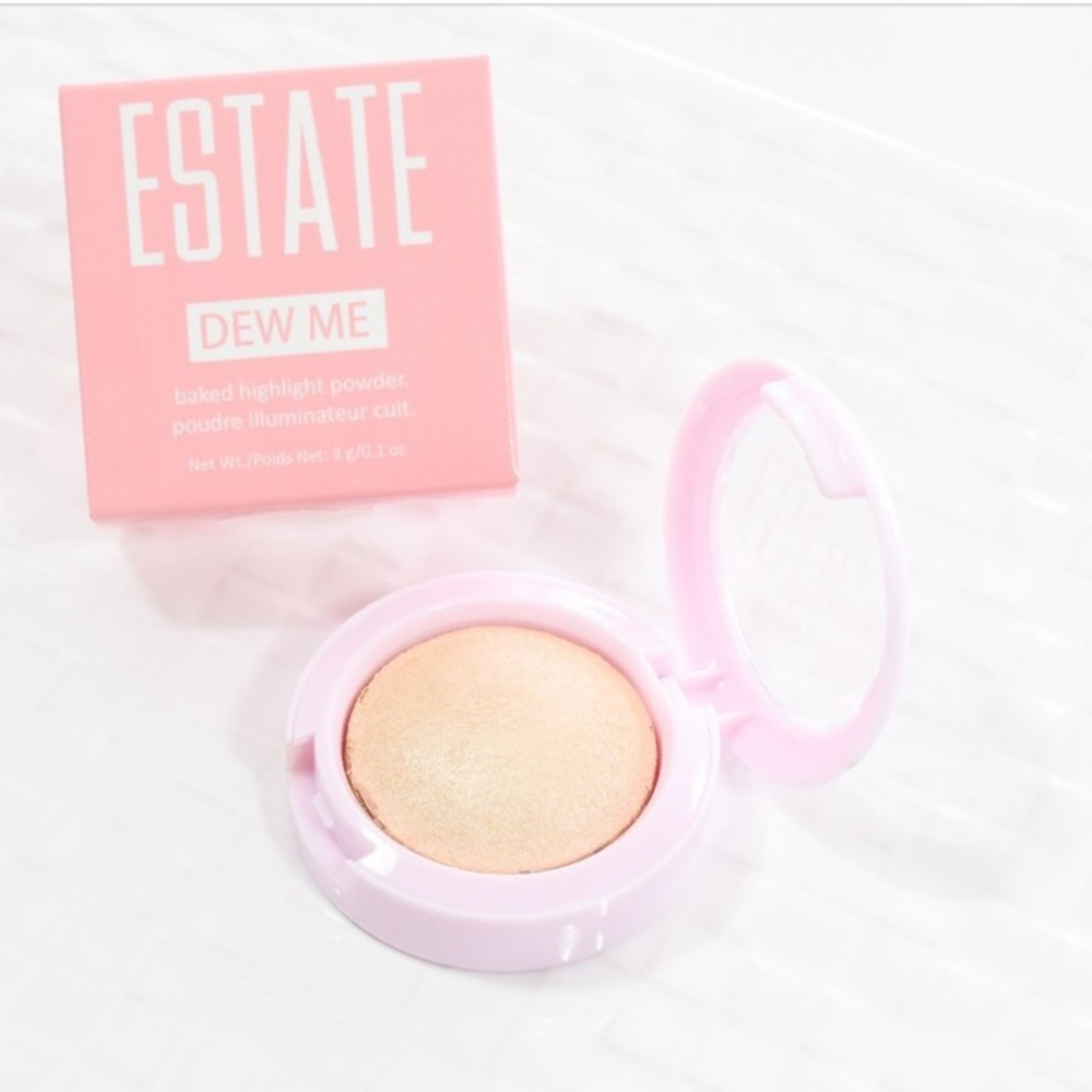 Estate Dew Me Baked Highlight Powder in Lit